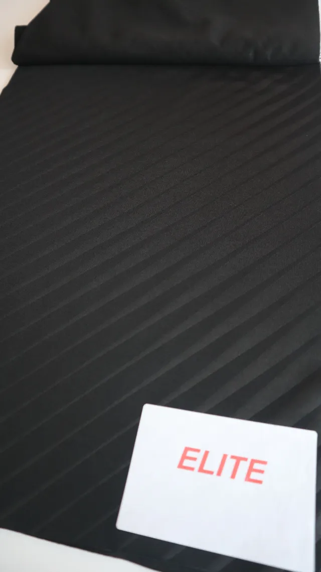 Frequency print on performance sportswear fabric, tonal pattern knitted into the surface — 8
