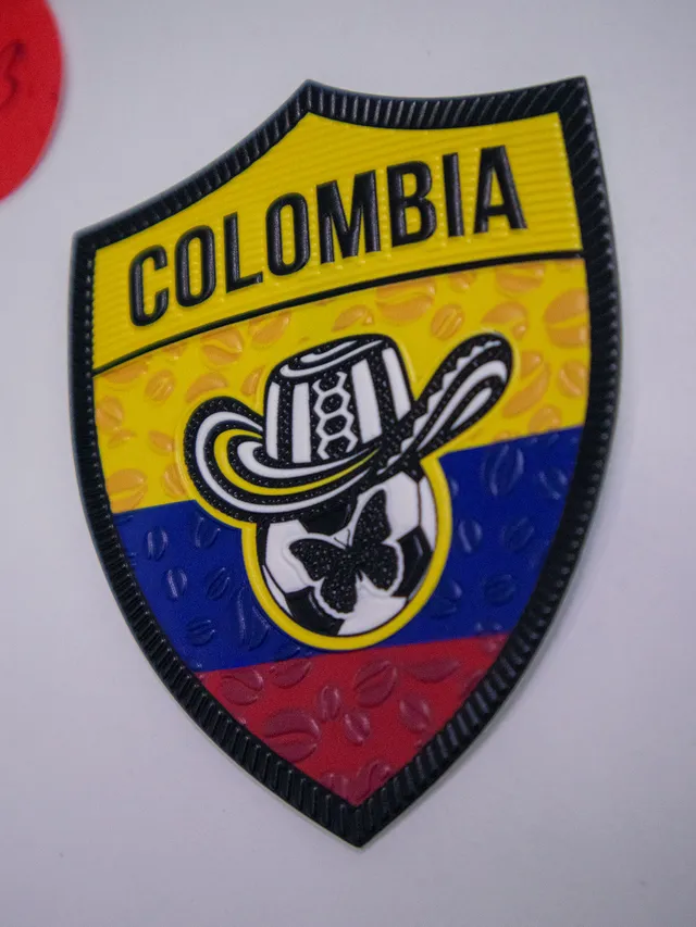 Custom logo applied to sportswear — 3D embroidery, flat embroidery and UV DTF — 4