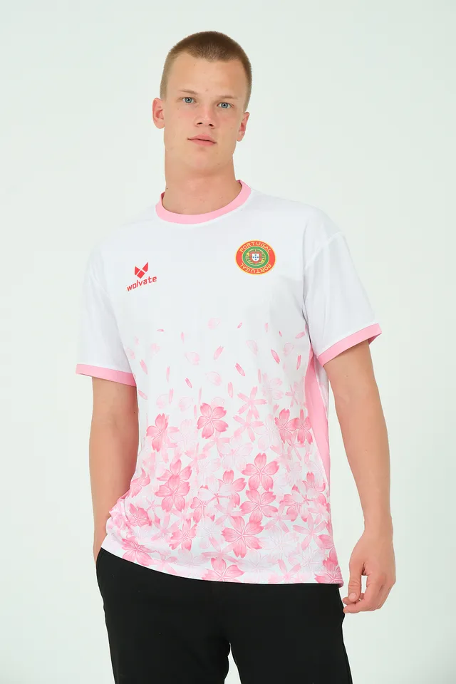 Custom sportswear kit worn by a model, manufactured under a private label — 12